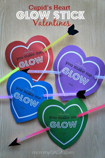 Homemade-Valentines-for-Kids-Cupids-Heart-Glow-Stick-Card