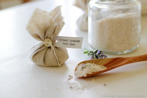 Oatmeal-Lavender-Bath-Soak-via-homew[6]